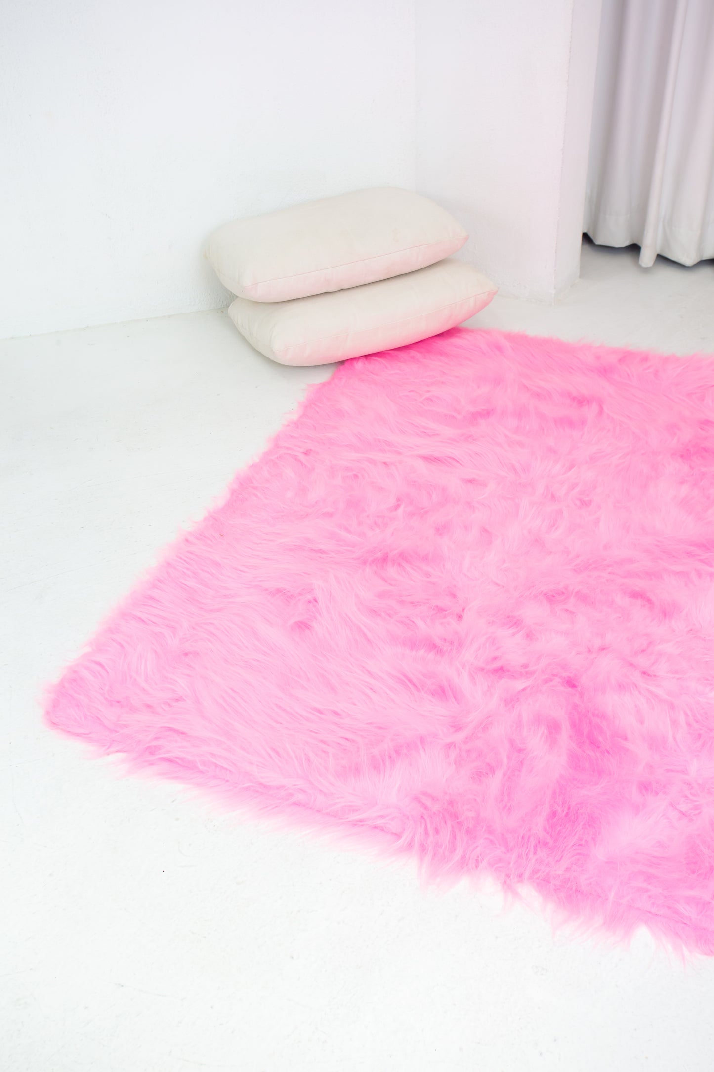 Sumptuous Fluffy Fur Carpet - Premium Long Fur - Pink