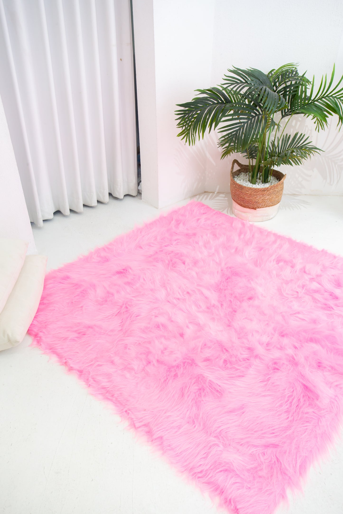 Sumptuous Fluffy Fur Carpet - Premium Long Fur - Pink